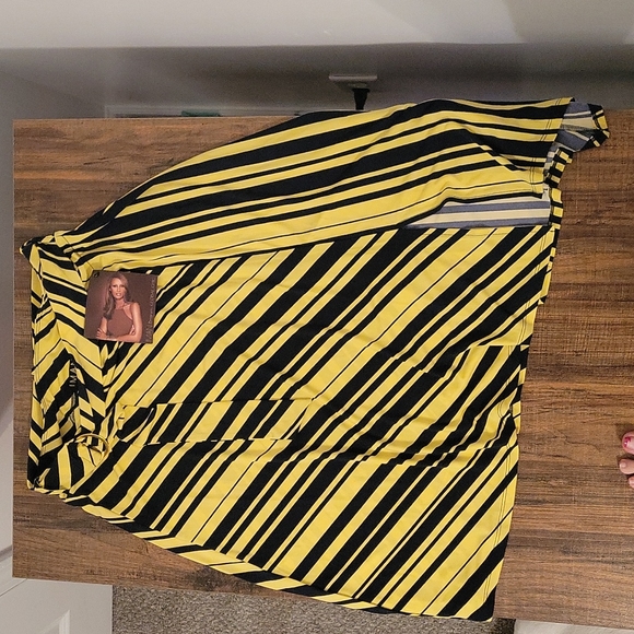 Iman global chic skirt. Size M - Picture 2 of 3